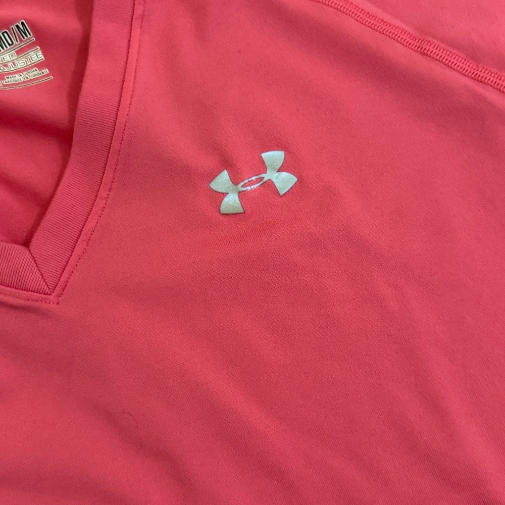 Women’s Under Armour V-Neck Tee Bundle (6) - Picture 6 of 9